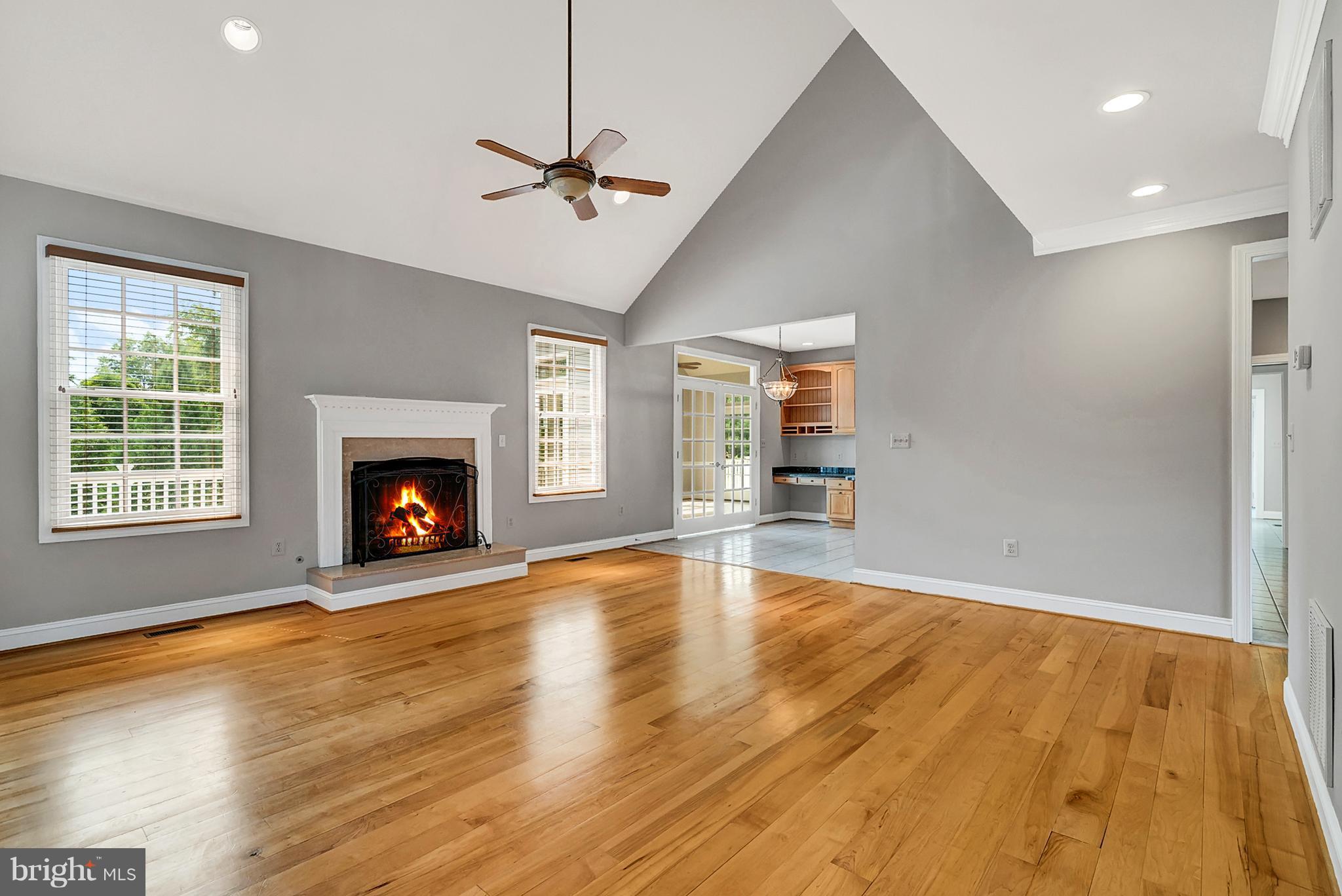 20393 Cockerill Road Purcellville, VA 20132 - Photo 8 of 29 Family room w/ soaring ceiling and gas fireplace