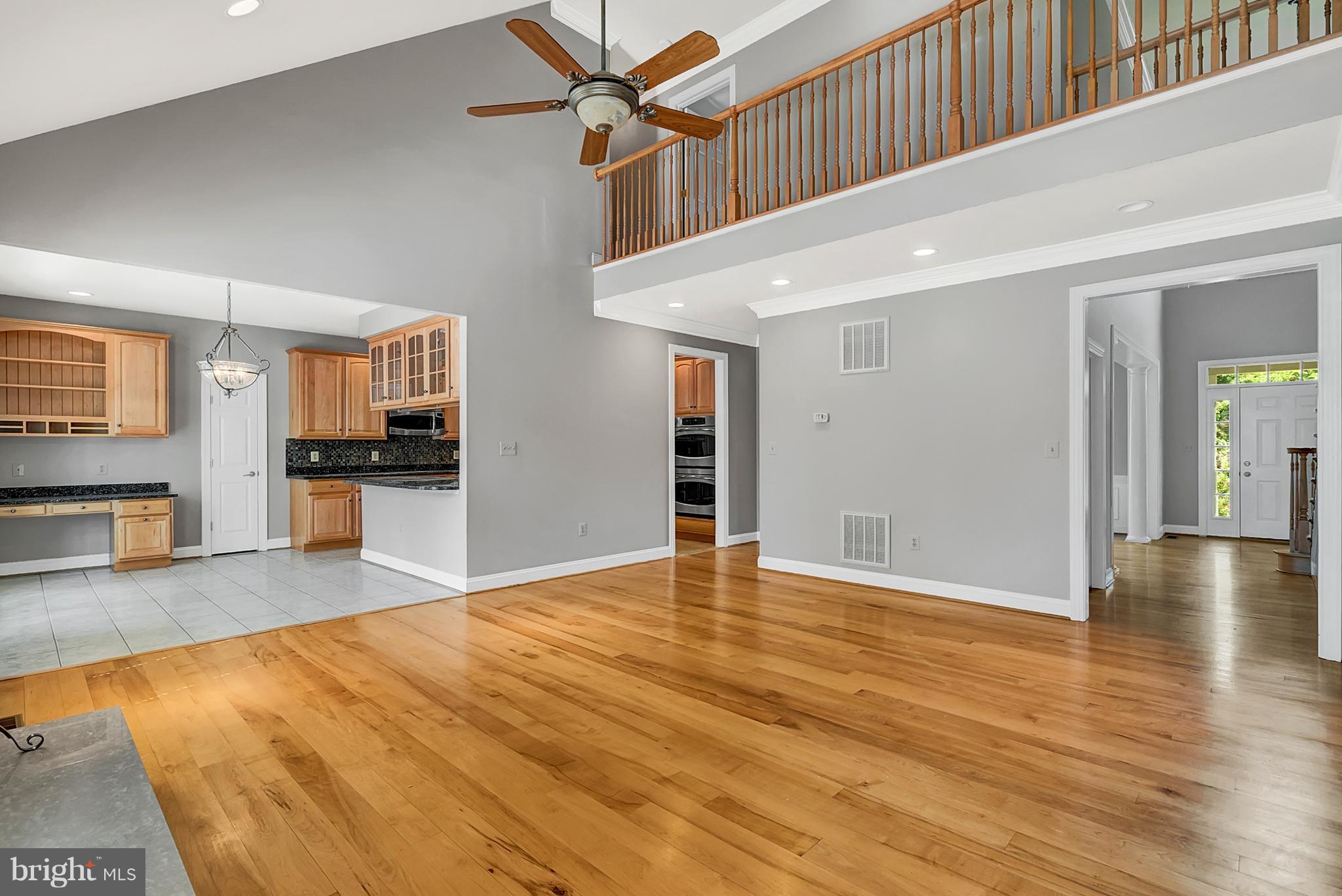 20393 Cockerill Road Purcellville, VA 20132 - Photo 9 of 29 Family room w/ maple floors adjoins kitchen
