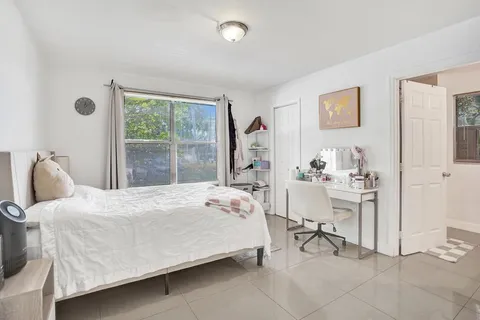 $180,000 | 2311 North Congress Avenue, Unit 11, Boynton Beach, FL 33426