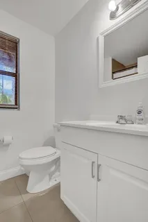 $180,000 | 2311 North Congress Avenue, Unit 11, Boynton Beach, FL 33426