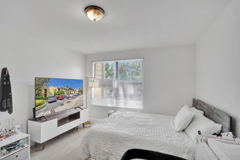 $180,000 | 2311 North Congress Avenue, Unit 11, Boynton Beach, FL 33426