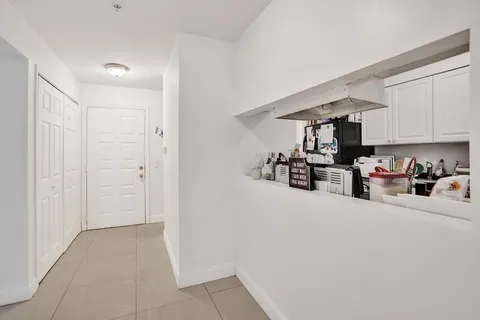 $180,000 | 2311 North Congress Avenue, Unit 11, Boynton Beach, FL 33426