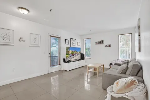 $180,000 | 2311 North Congress Avenue, Unit 11, Boynton Beach, FL 33426