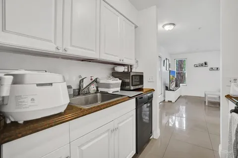 $180,000 | 2311 North Congress Avenue, Unit 11, Boynton Beach, FL 33426