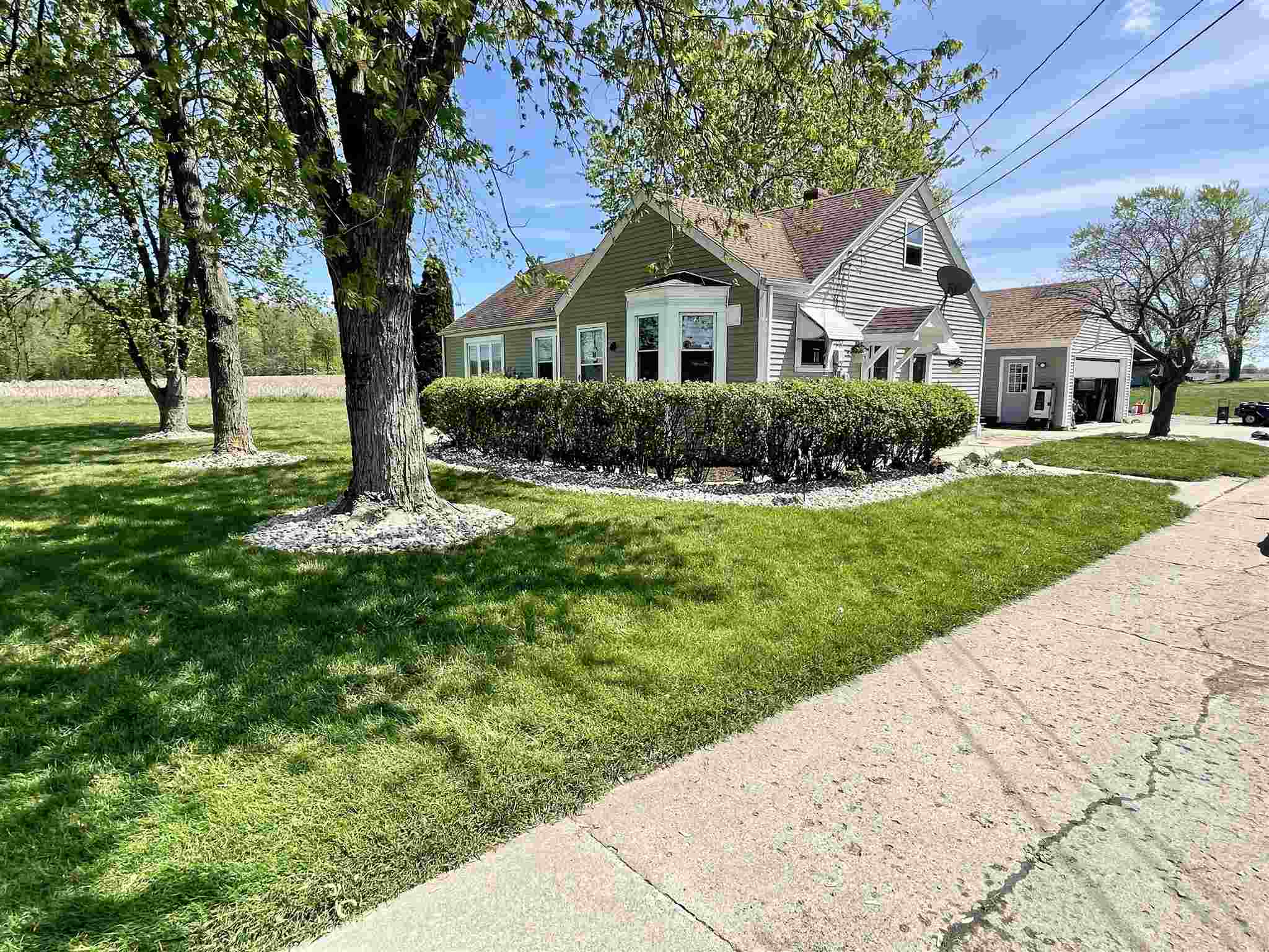 5206 East Tillman Road Fort Wayne, IN 46816 - Photo 2 of 20
