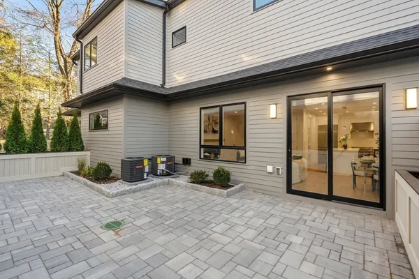 $2,495,000 | 956 Walnut Street, Unit 7, Newton, MA 02459