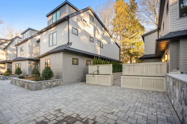 $2,495,000 | 956 Walnut Street, Unit 7, Newton, MA 02459