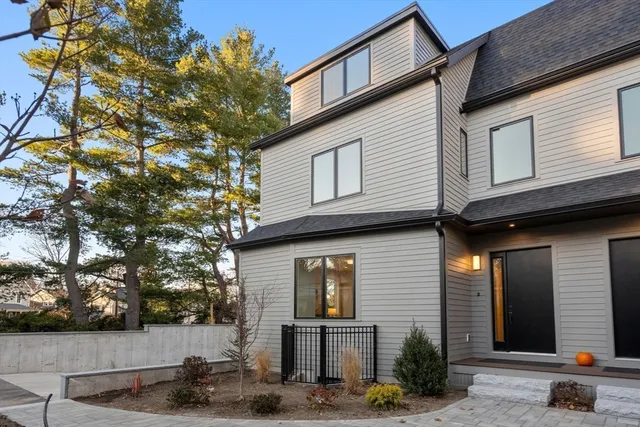 $2,495,000 | 956 Walnut Street, Unit 7, Newton, MA 02459