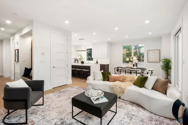 $2,495,000 | 956 Walnut Street, Unit 7, Newton, MA 02459