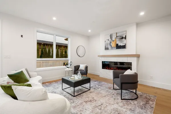 $2,495,000 | 956 Walnut Street, Unit 7, Newton, MA 02459