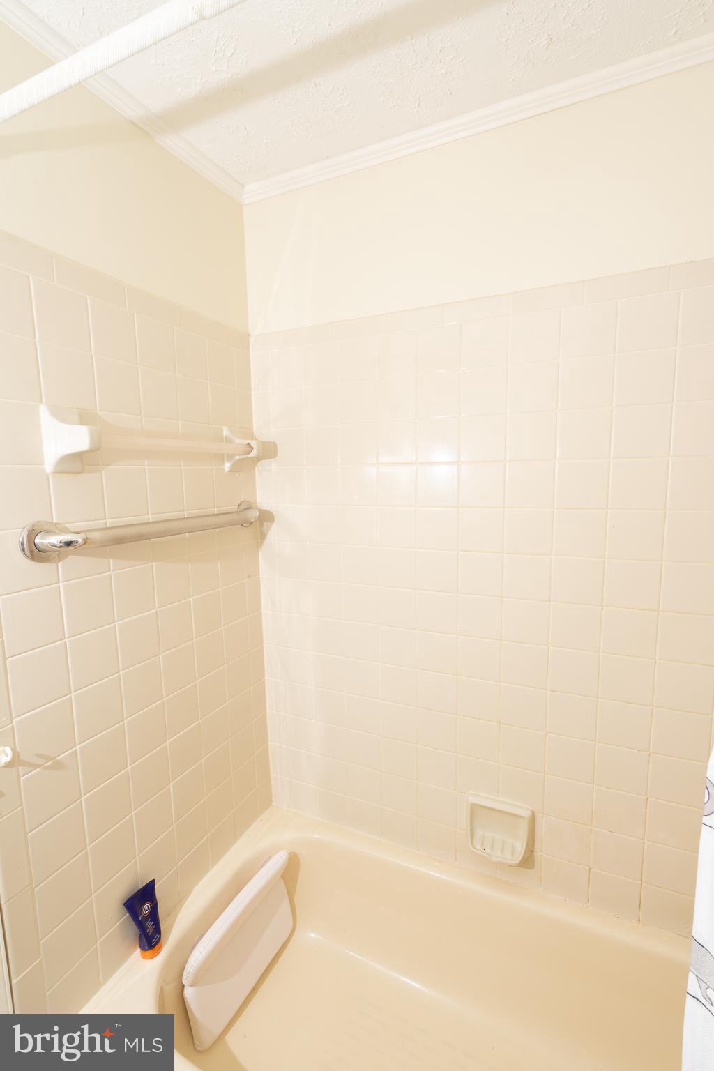 805 Deering Road, Unit 7C Pasadena, MD 21122 - Photo 35 of 35 Bathroom
