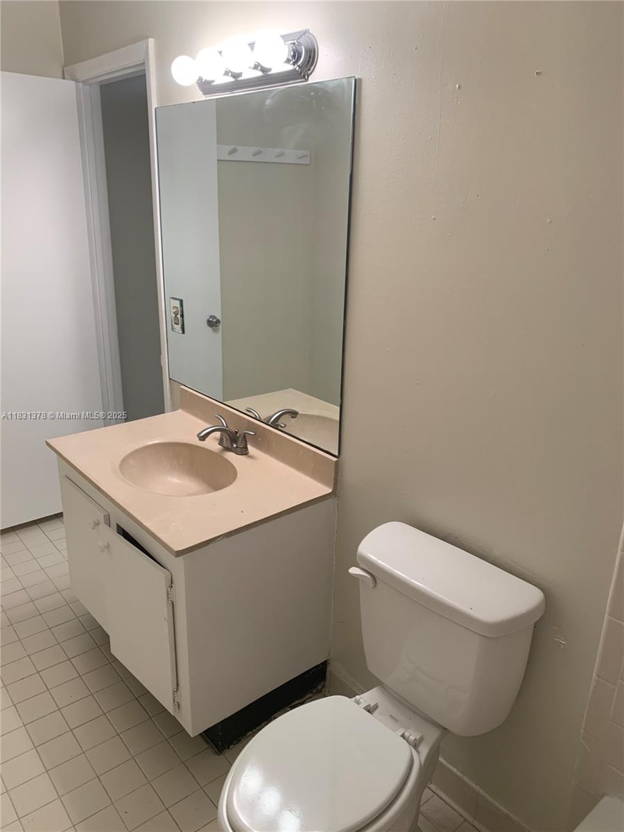 1314 White Pine Drive, Unit 8B Wellington, FL 33414 - Photo 7 of 9