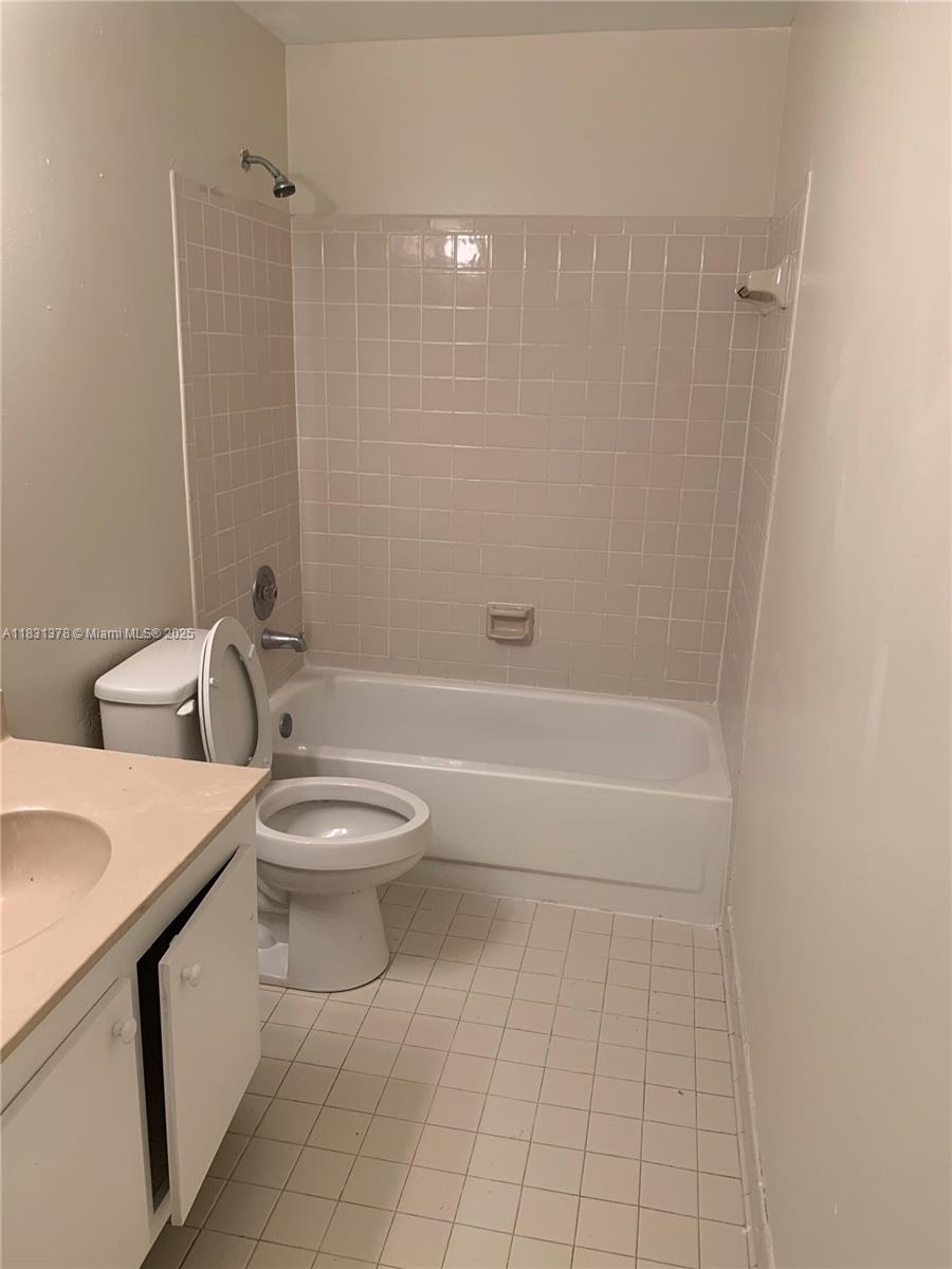 1314 White Pine Drive, Unit 8B Wellington, FL 33414 - Photo 8 of 9