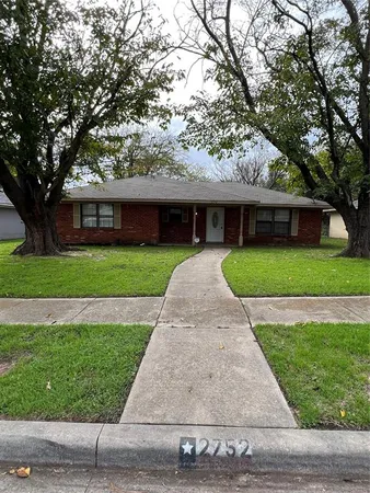 a view of outdoor space yard and house