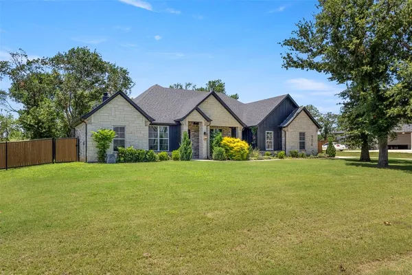 $629,000 | 904 Taylor Branch, Springtown, TX 76082