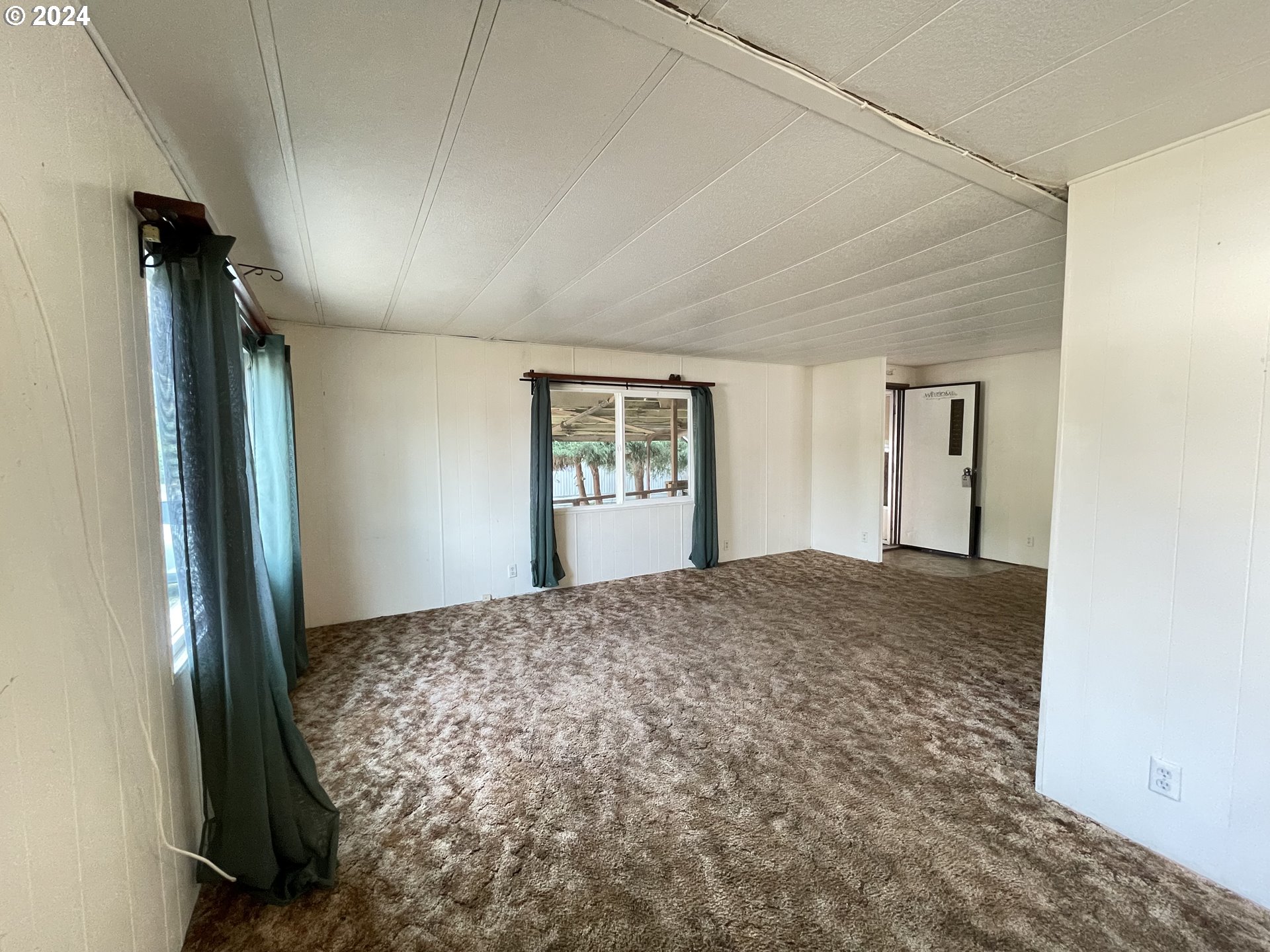 8651 Thurston Road, Unit 14 Springfield, OR 97478 - Photo 11 of 36 Gallery Image 11