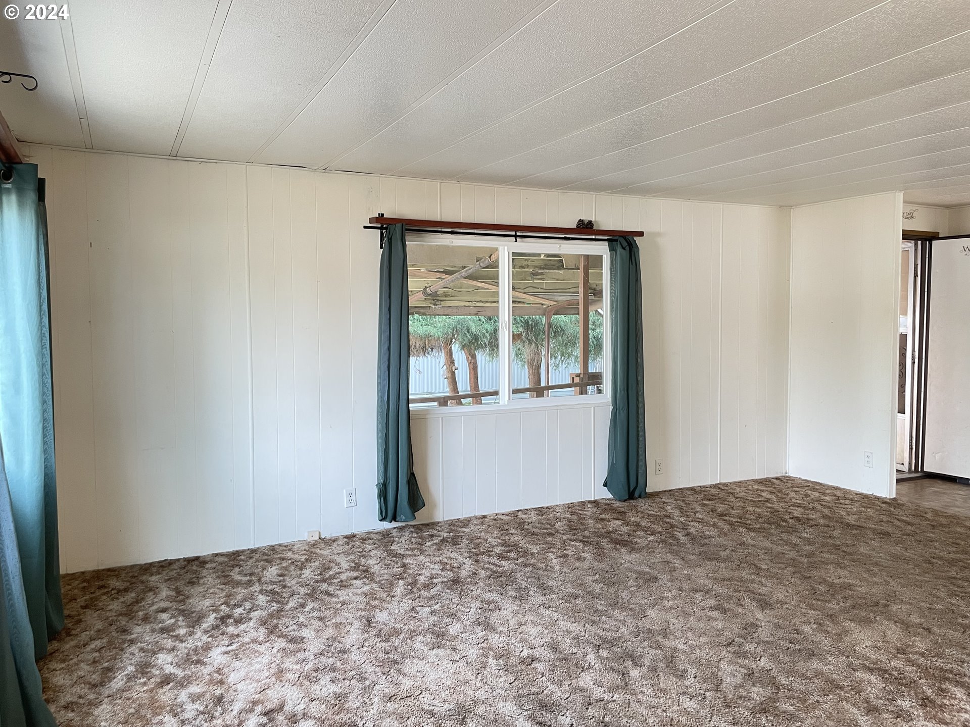 8651 Thurston Road, Unit 14 Springfield, OR 97478 - Photo 12 of 36 Gallery Image 12