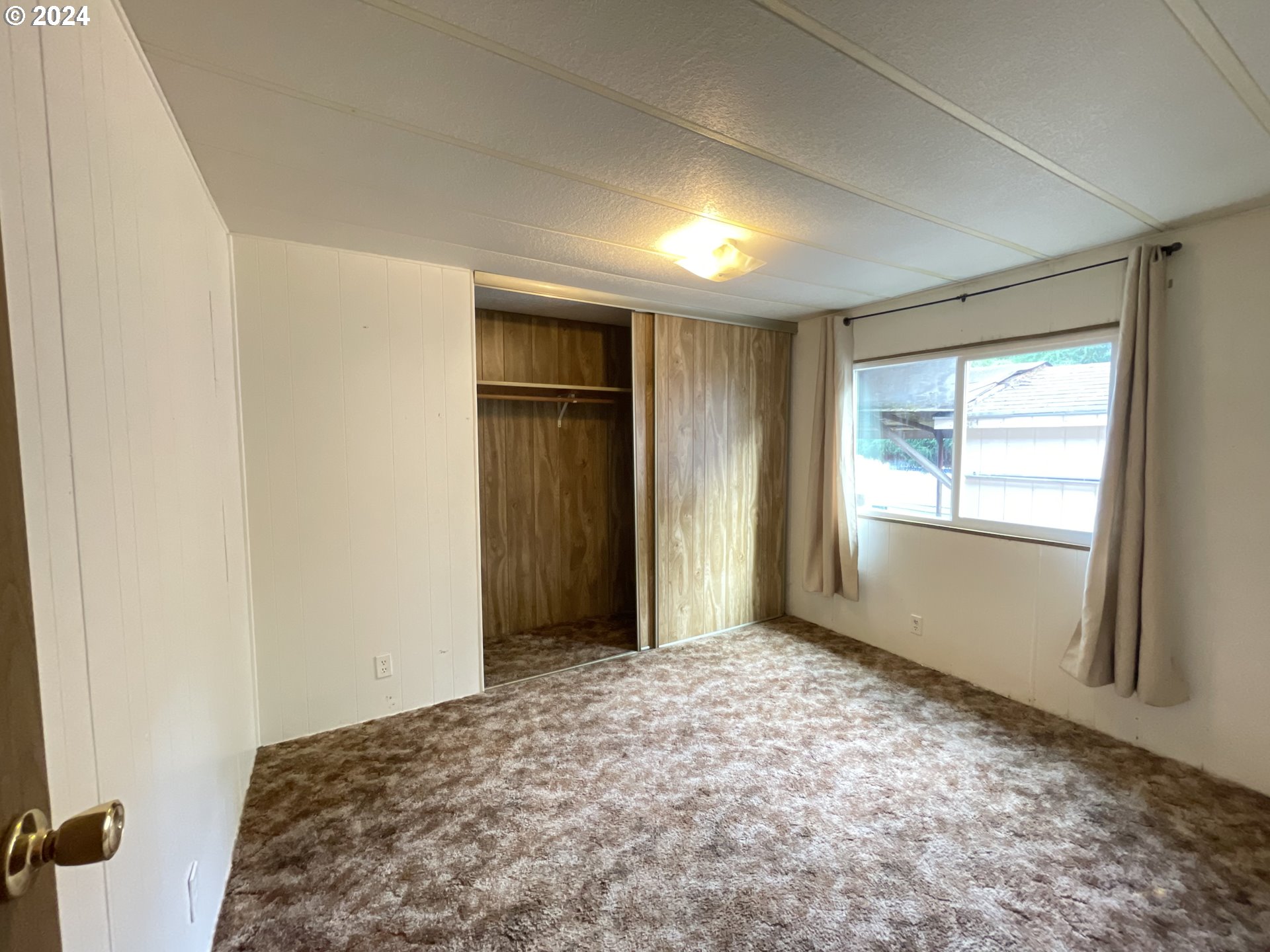 8651 Thurston Road, Unit 14 Springfield, OR 97478 - Photo 21 of 36 Bedroom
