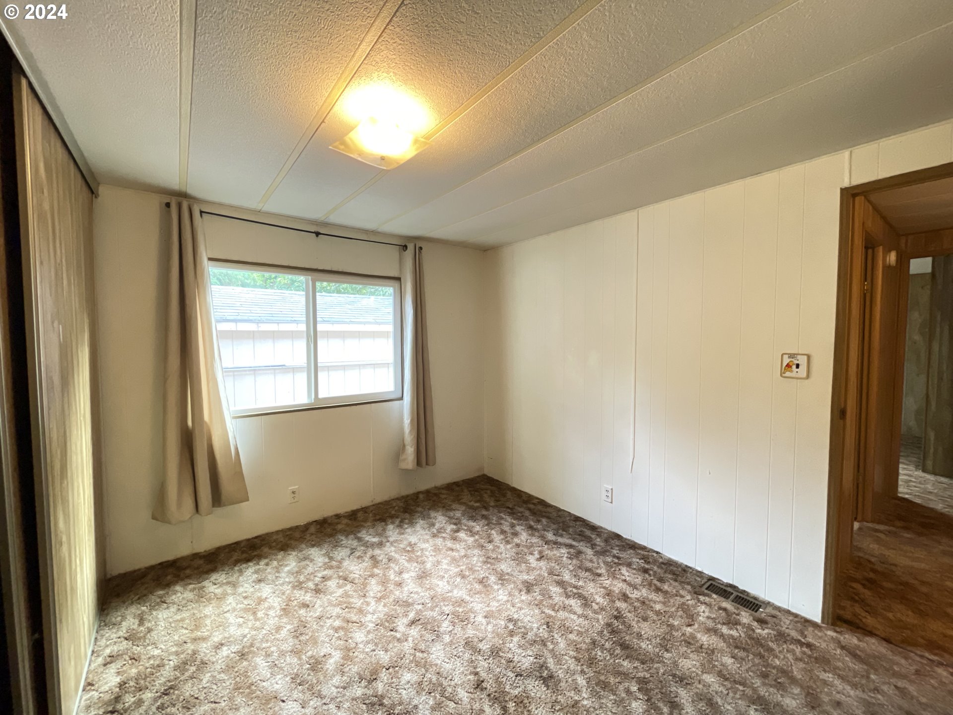 8651 Thurston Road, Unit 14 Springfield, OR 97478 - Photo 23 of 36 Bathroom