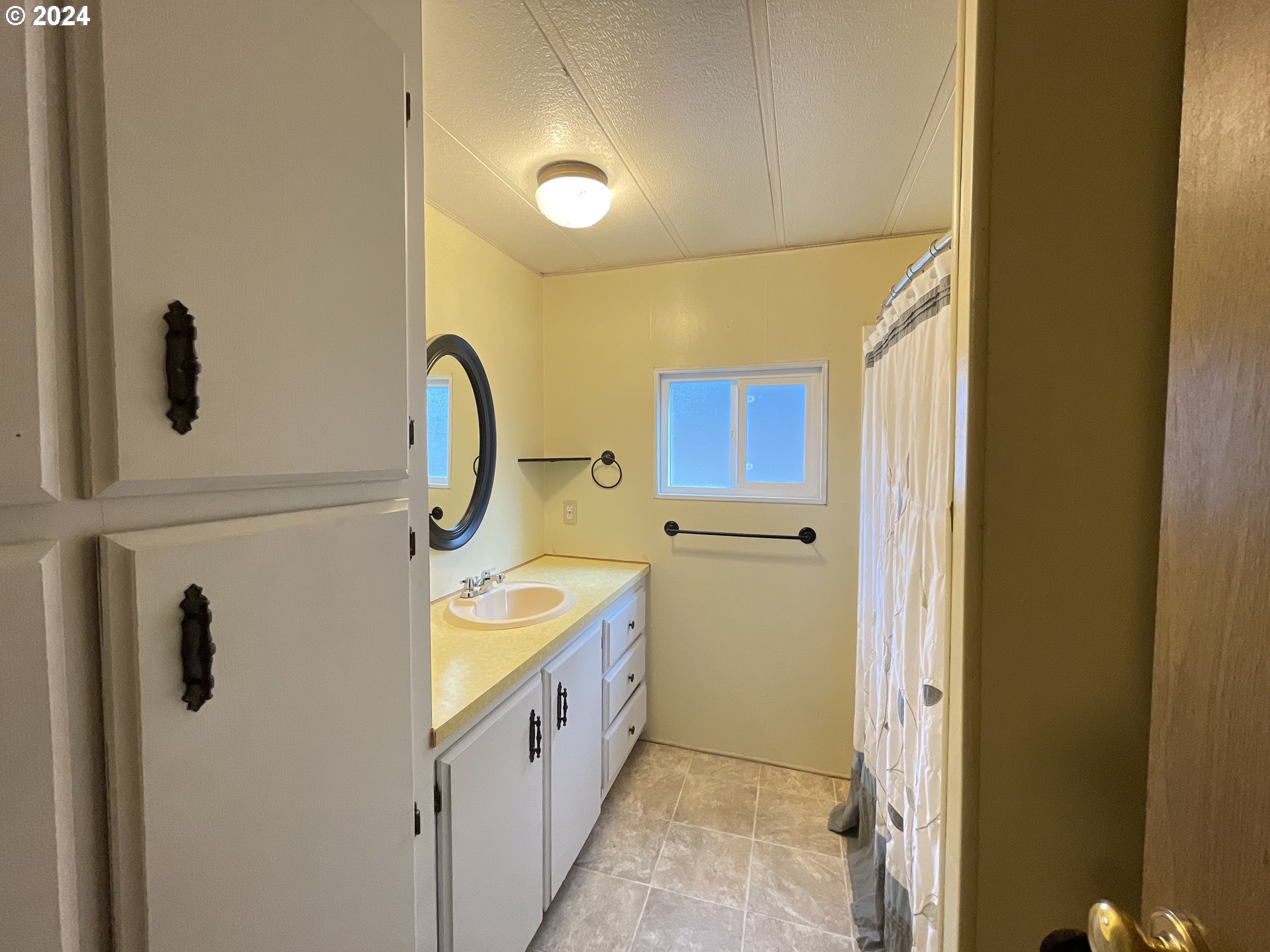 8651 Thurston Road, Unit 14 Springfield, OR 97478 - Photo 24 of 36 Bathroom