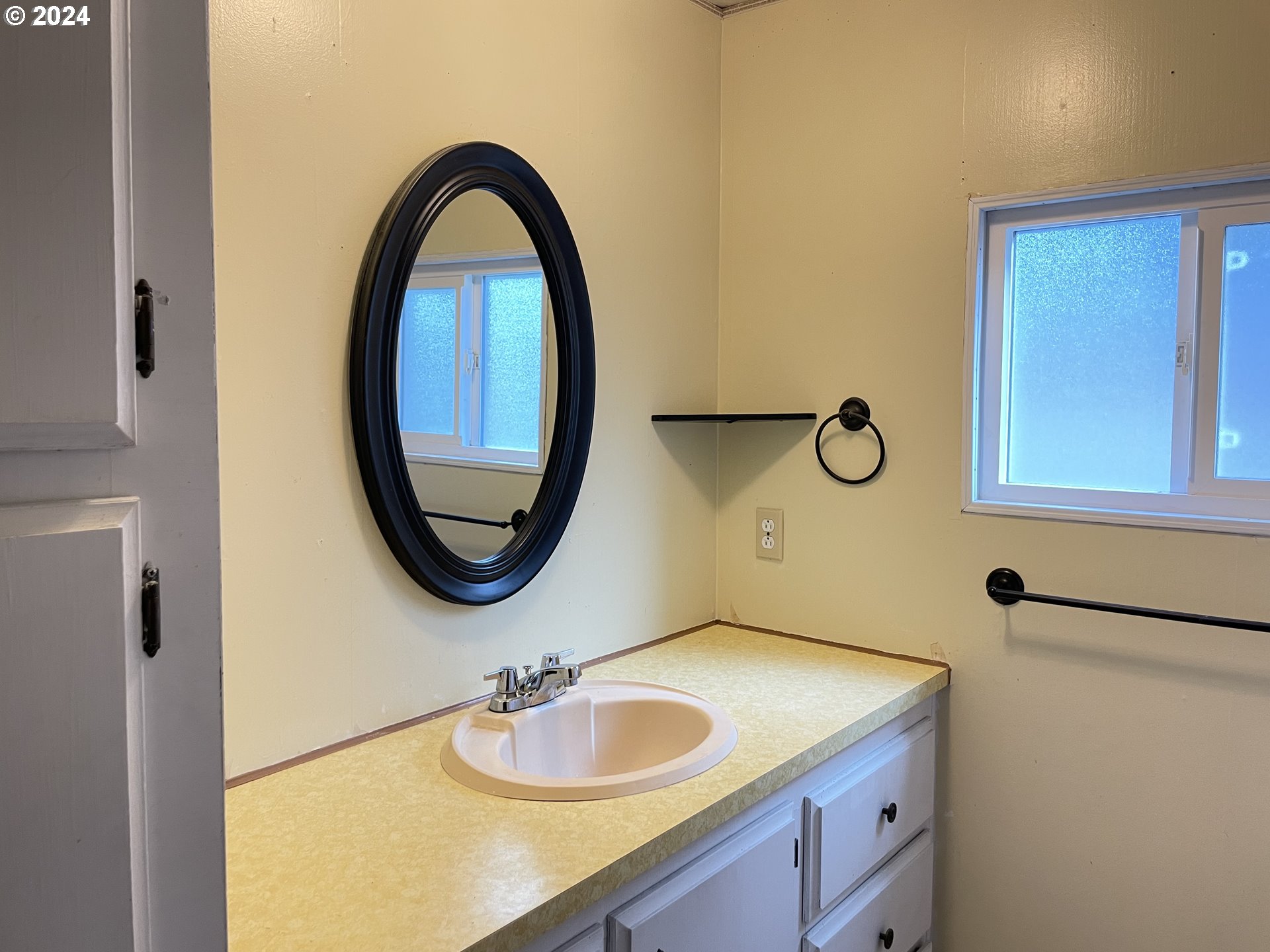 8651 Thurston Road, Unit 14 Springfield, OR 97478 - Photo 26 of 36 Bedroom