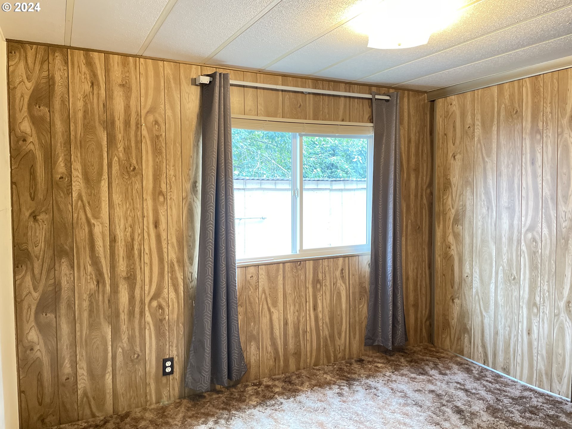 8651 Thurston Road, Unit 14 Springfield, OR 97478 - Photo 28 of 36 Attached Bathroom #3