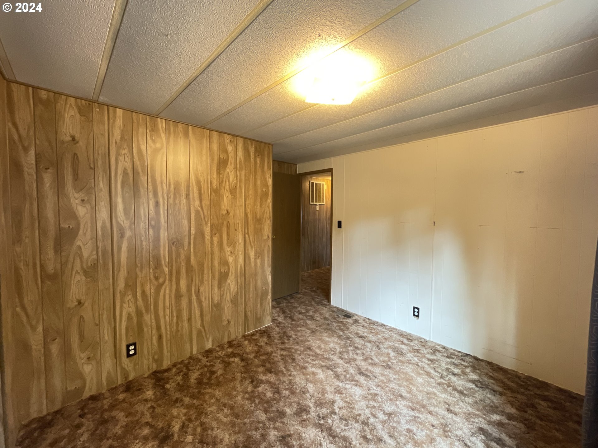 8651 Thurston Road, Unit 14 Springfield, OR 97478 - Photo 29 of 36 Bedroom