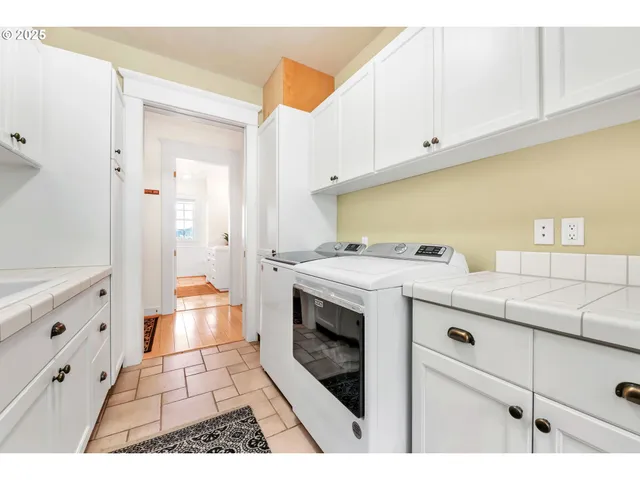 $1,950,000 | 28408 Spencer Creek Road, Eugene, OR 97405