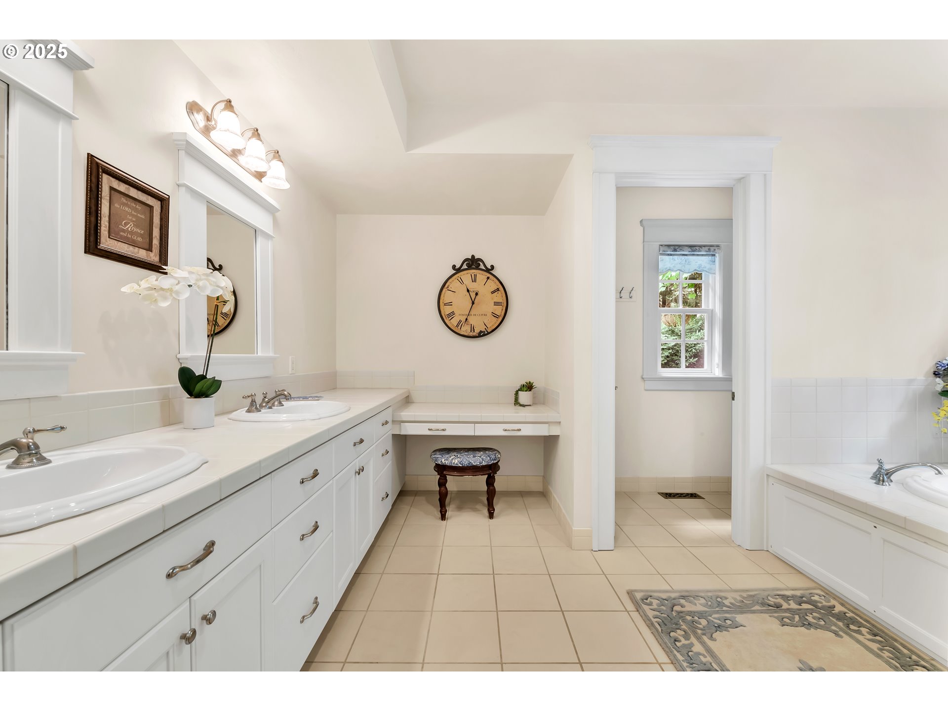 28408 Spencer Creek Road Eugene, OR 97405 - Photo 29 of 48 Owner's Suite Bathroom