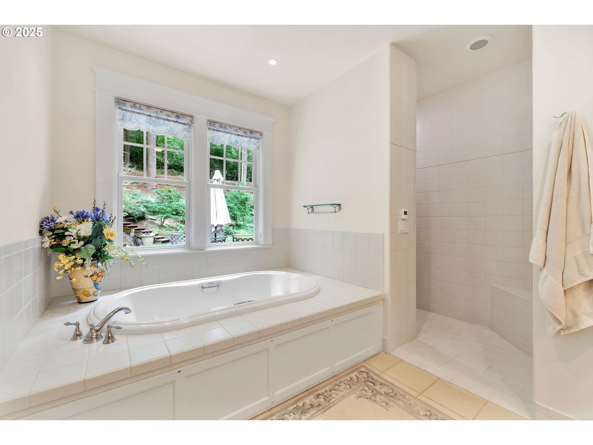 28408 Spencer Creek Road Eugene, OR 97405 - Photo 30 of 48 Owner's Suite Bathroom