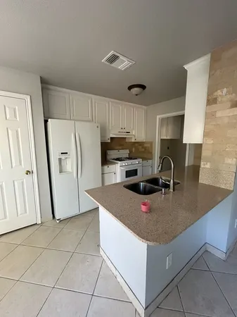 $1,675 | 1512 Parkfield Circle, Round Rock, TX 78664