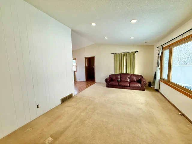 $275,000 | 18368 Highway 59, Detroit Lakes, MN 56501