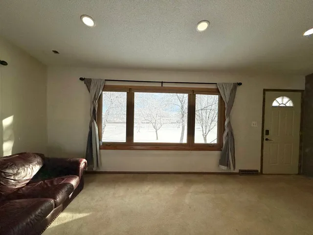 $275,000 | 18368 Highway 59, Detroit Lakes, MN 56501