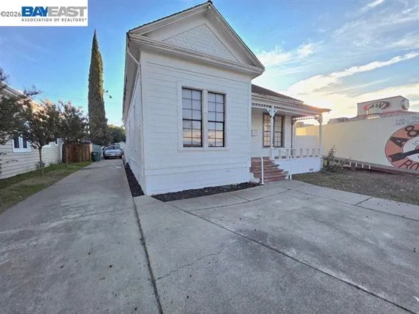 $498,888 | 220 East Lodi Avenue, Lodi, CA 95240