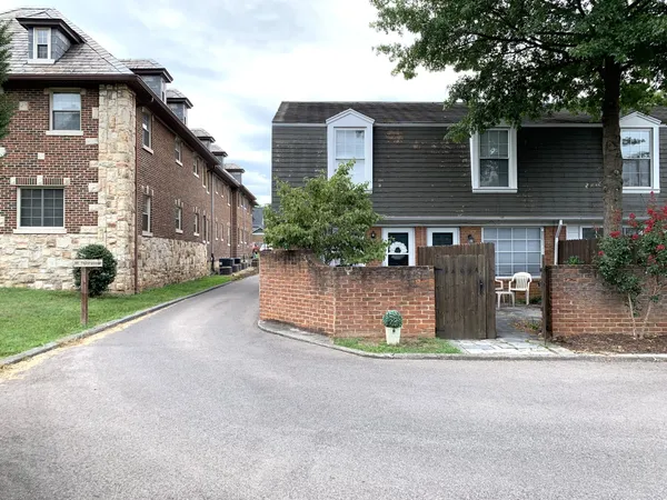 a front view of house with yard