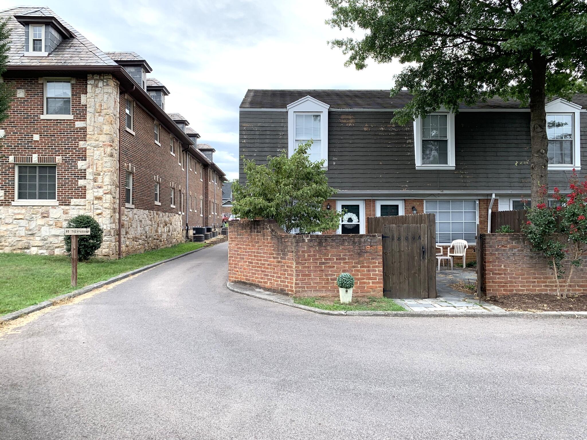 1801 Grandin Road Southwest, Unit 1809B Roanoke, VA 24015 - Photo 2 of 19 IMG_0335