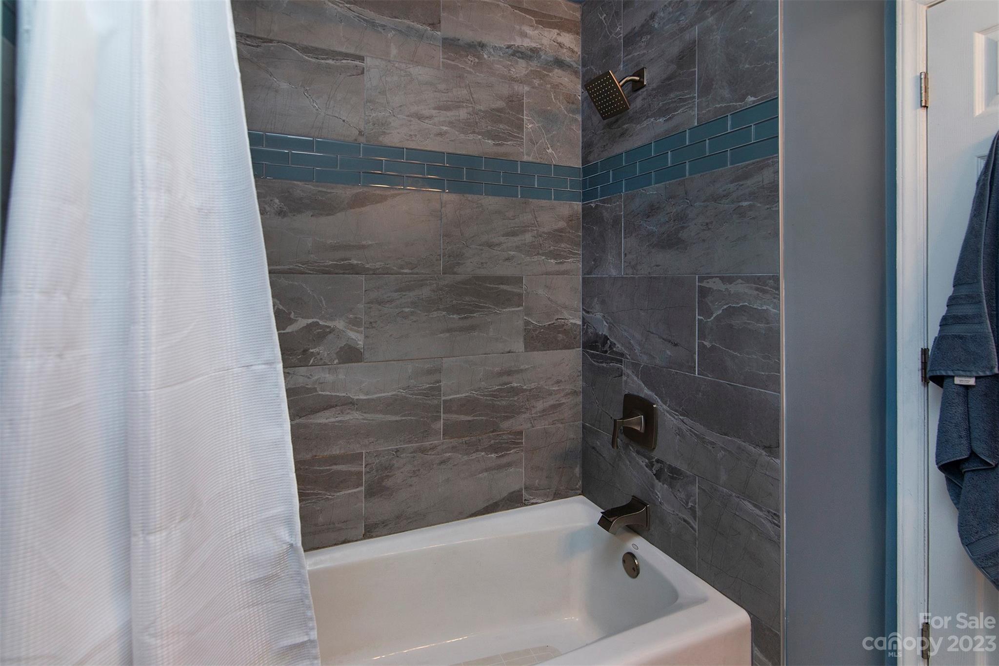 8014 Red Lantern Road Indian Trail, NC 28079 - Photo 15 of 24 a bathroom with a bathtub