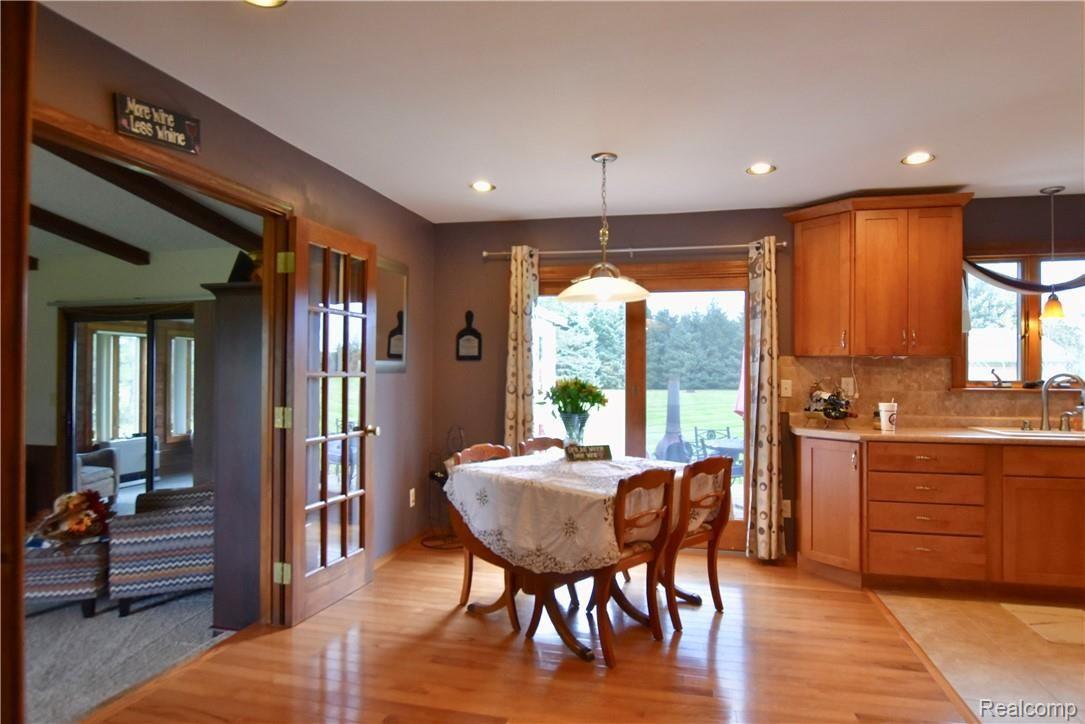 8103 Perry Road Grand Blanc, MI 48439 - Photo 10 of 47 Dining area
