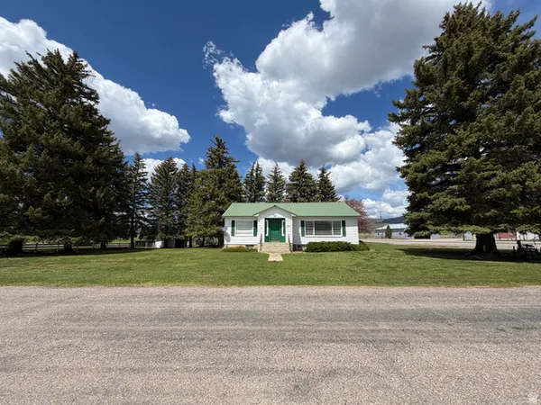 $425,000 | 114 West 7th Street, Georgetown, ID 83239