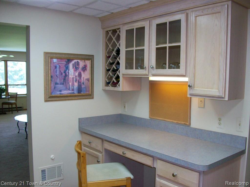 969 GreenView Court, Unit 38 Rochester, MI 48307 - Photo 14 of 37 14-100_1808.jpg