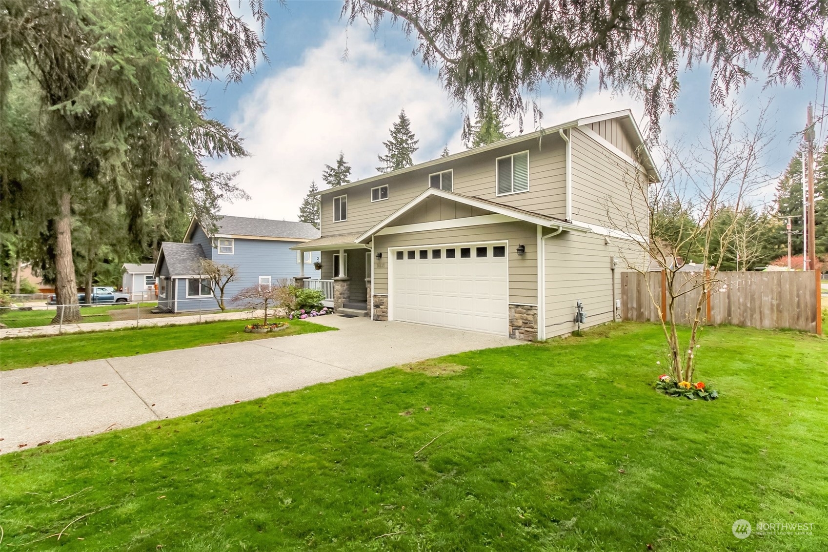 14423 156th Avenue Southeast Renton, WA 98059 - Photo 2 of 40 Gallery Image 2