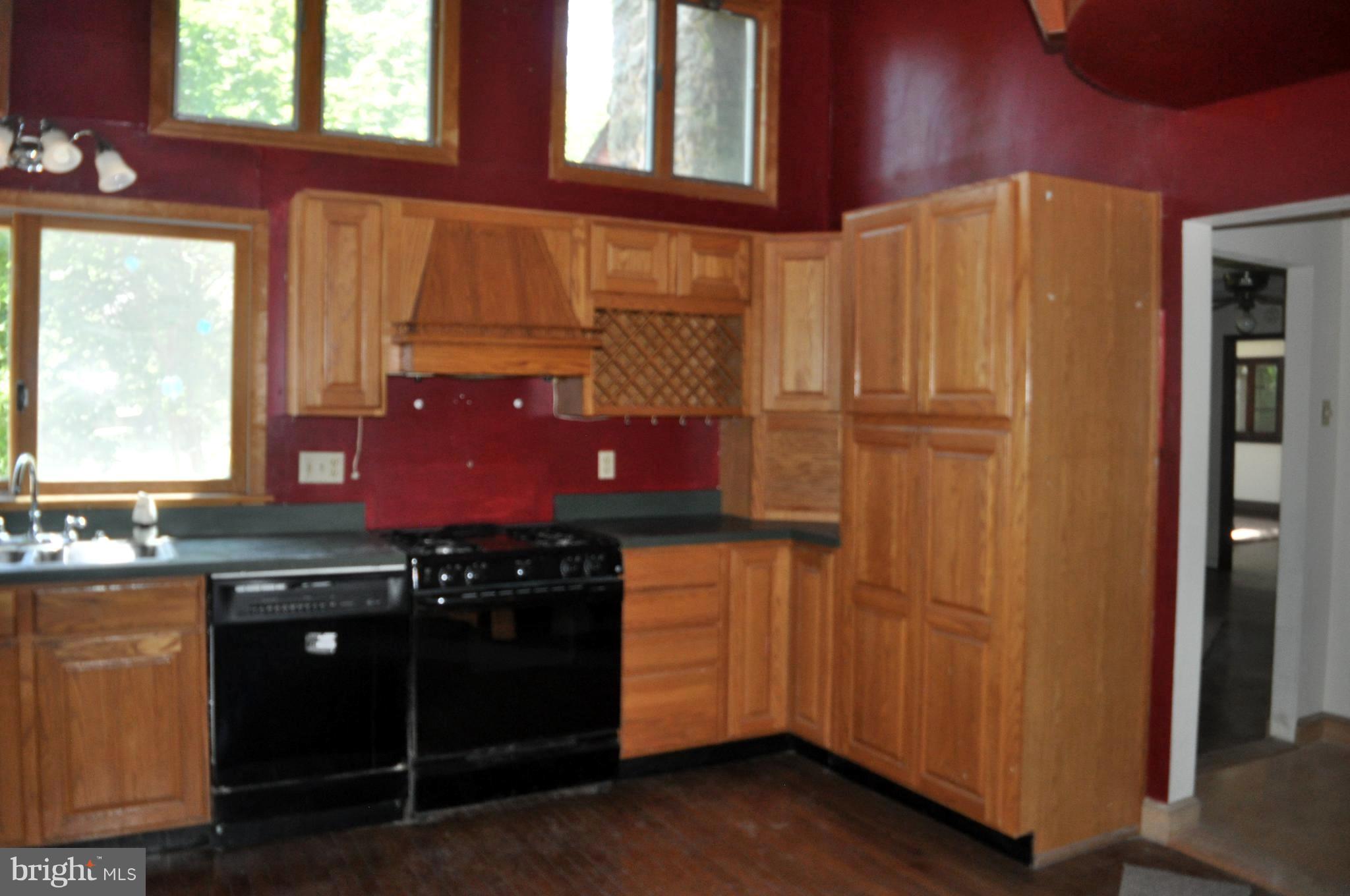 14618 Water Company Road Cascade, MD 21719 - Photo 17 of 105 Kitchen