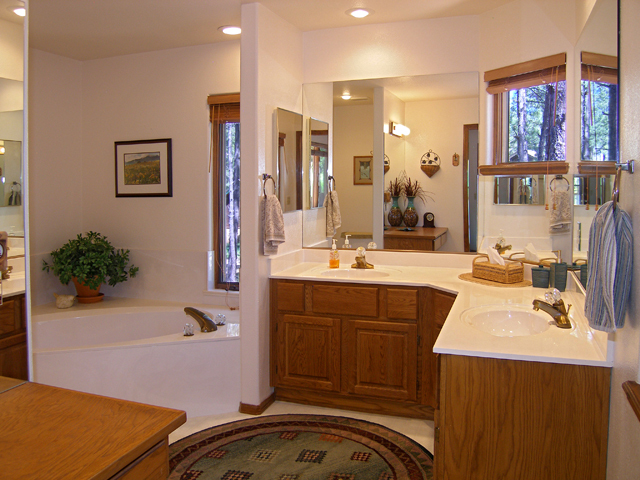 452 Griffiths Spring Flagstaff, AZ 86005 - Photo 19 of 22 mstrbath