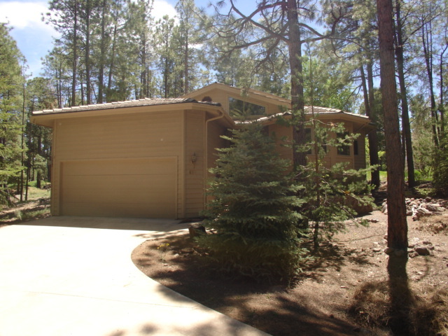 452 Griffiths Spring Flagstaff, AZ 86005 - Photo 2 of 22 frnt sl