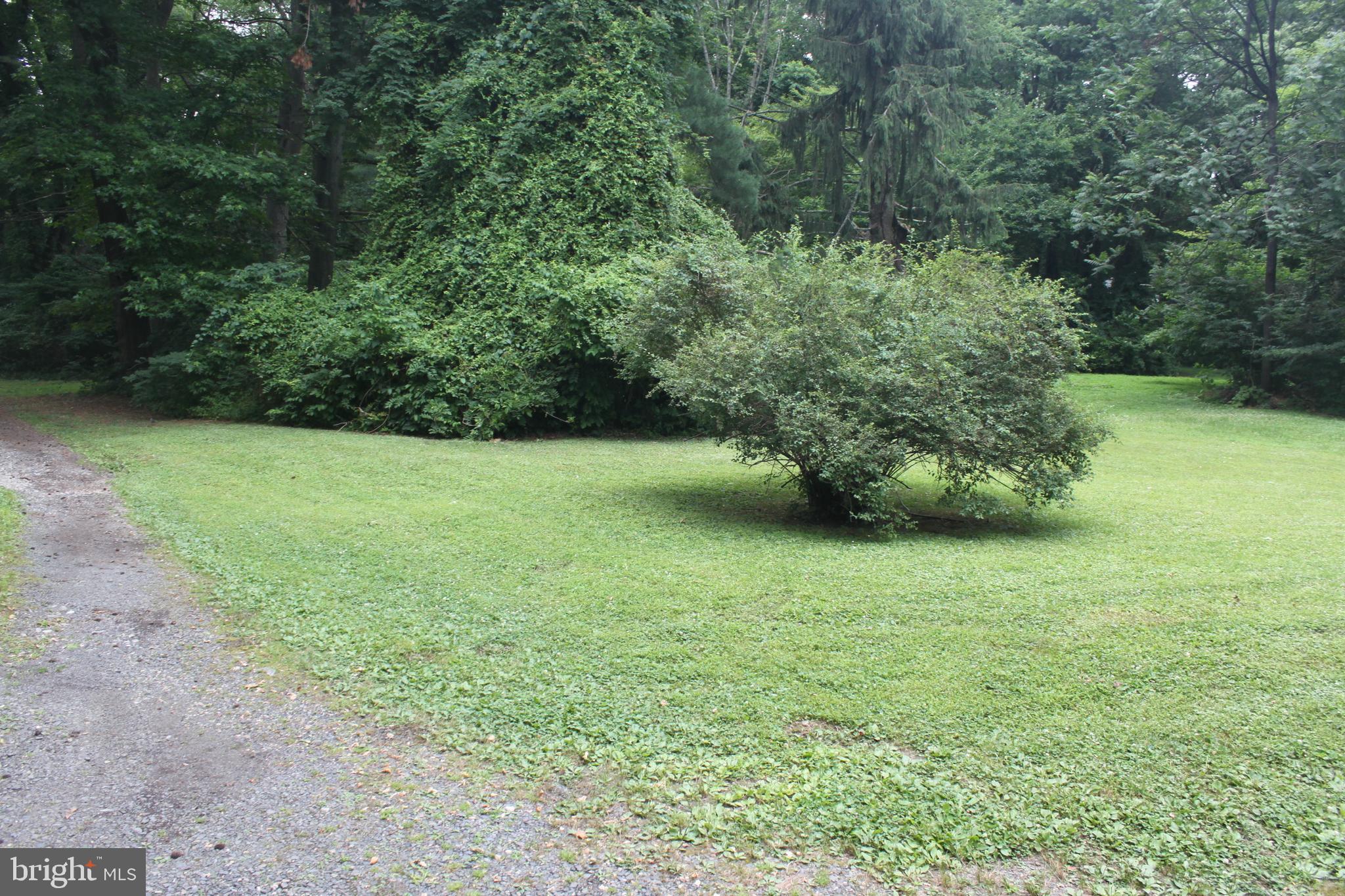 221 Moredon Road Huntingdon Valley, PA 19006 - Photo 5 of 43