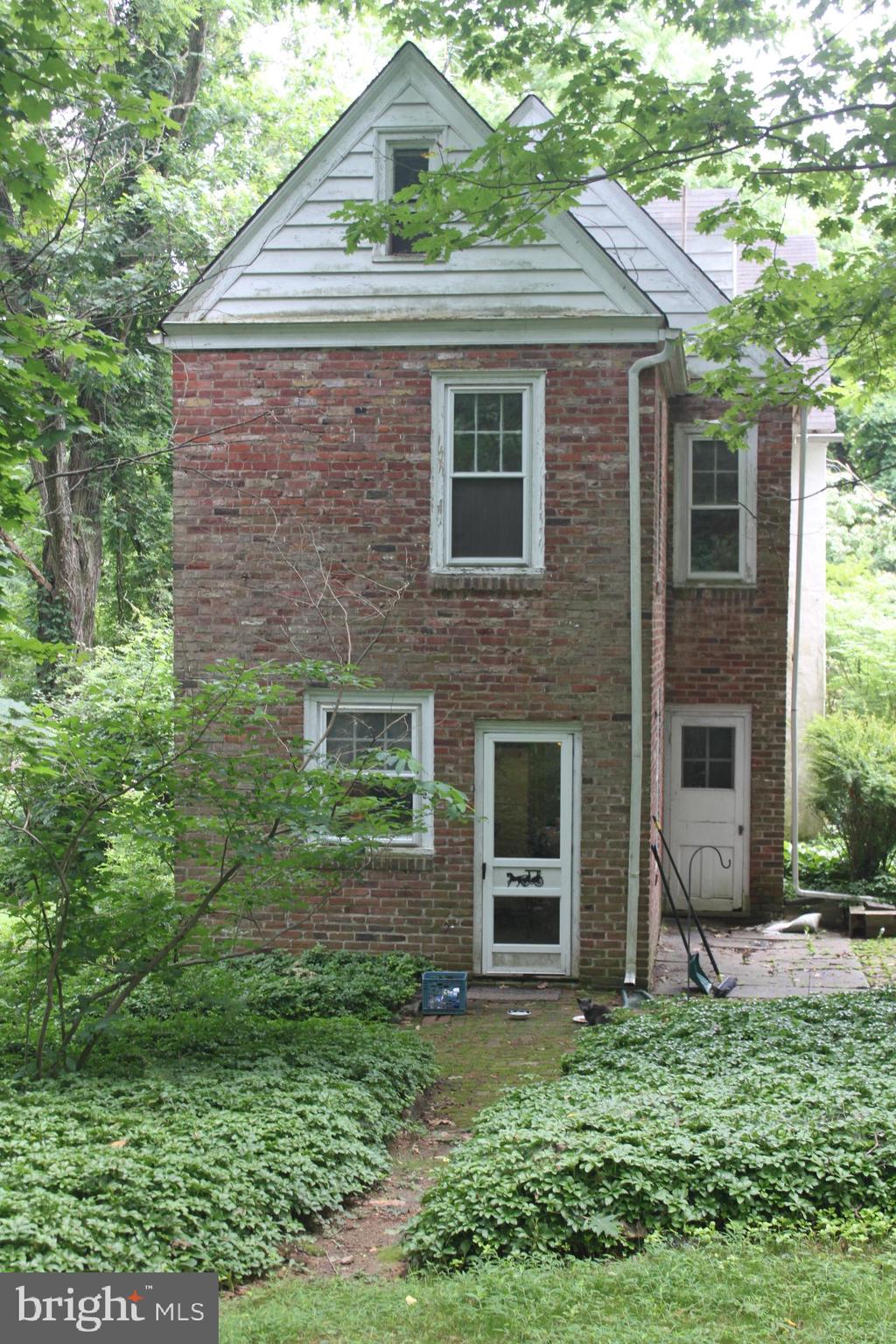 221 Moredon Road Huntingdon Valley, PA 19006 - Photo 7 of 43