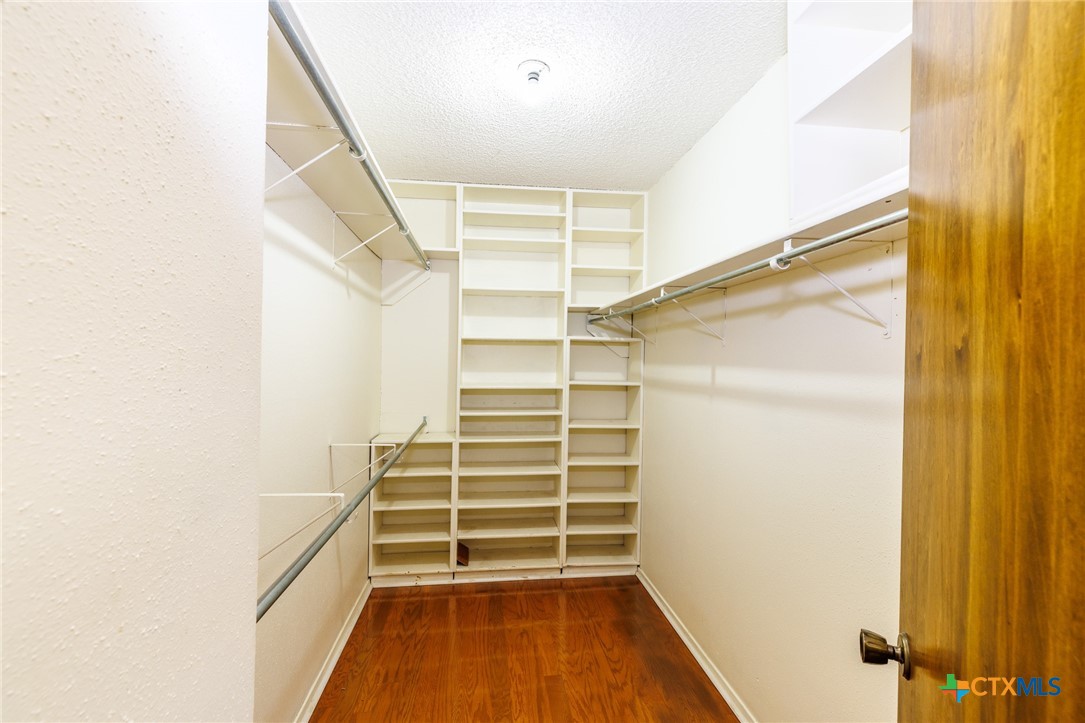 209 Coventry Lane Seguin, TX 78155 - Photo 23 of 48 Master closet