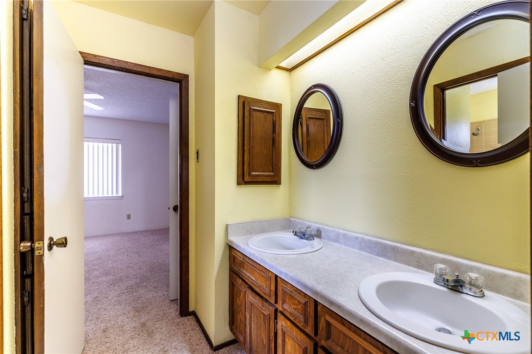 209 Coventry Lane Seguin, TX 78155 - Photo 37 of 48