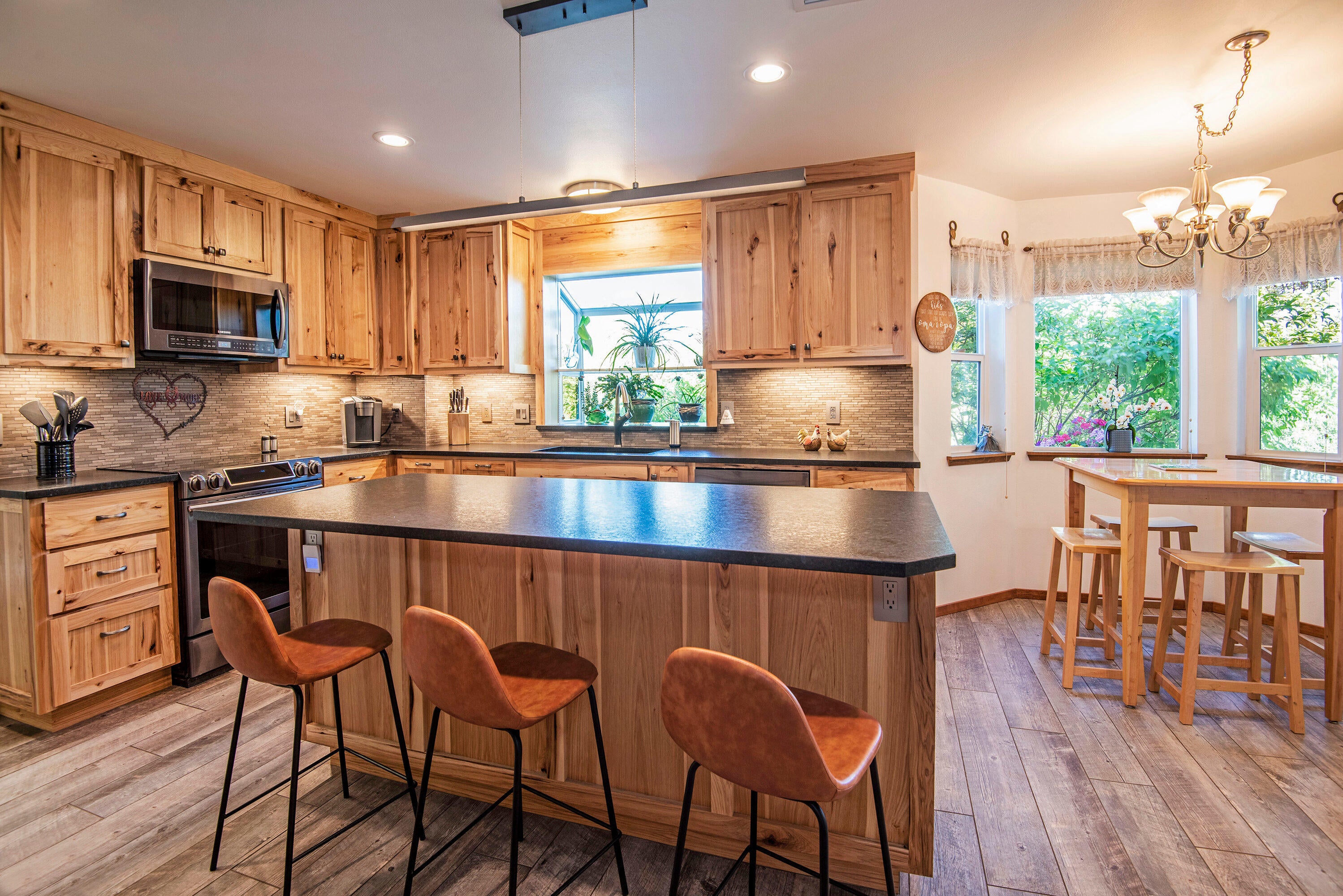 62227 Powell Butte Road Bend, OR 97701 - Photo 9 of 63 Kitchen Island