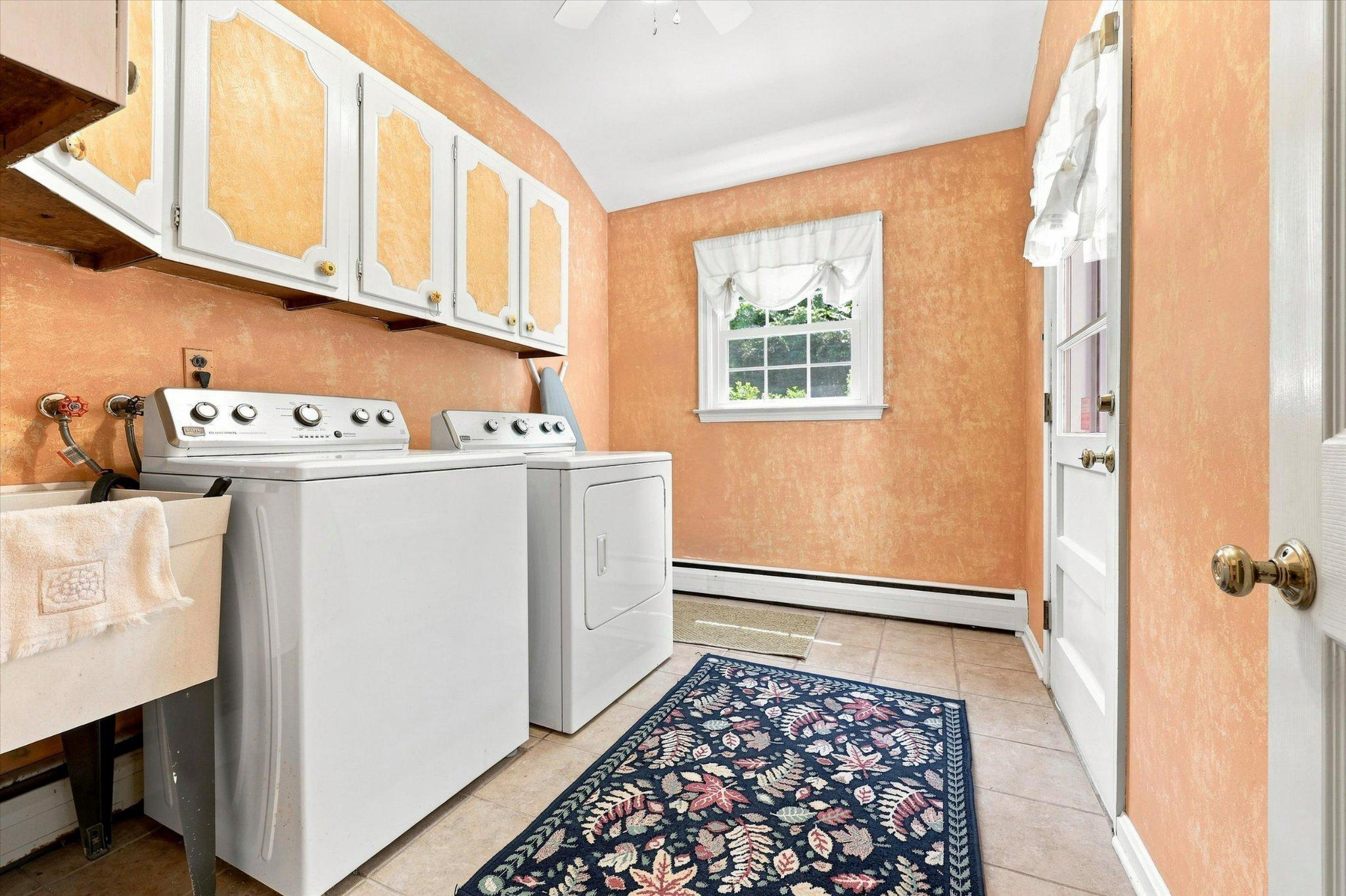 809 Cloverly Road Berwyn, PA 19312 - Photo 18 of 32 Bright and spacious laundry room.